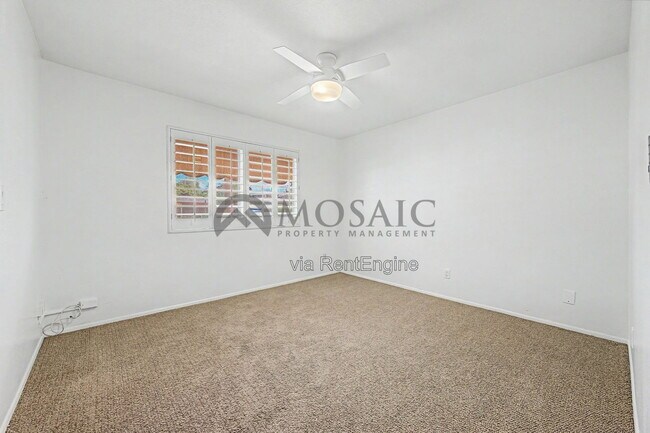 Building Photo - 3333 E Medlock Dr