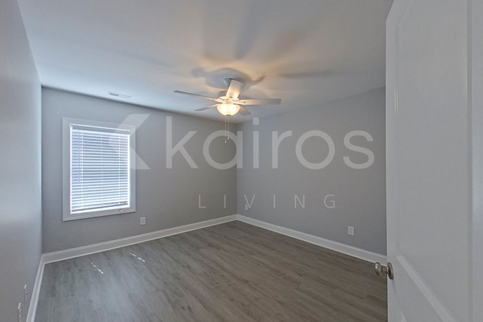 Building Photo - 3704 Oak Leaf Wy