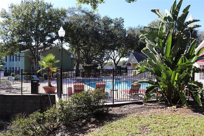 Building Photo - 2035 Dixie Belle Dr