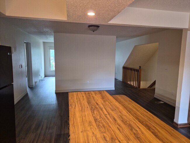 Building Photo - 5836 Ryewyck Dr