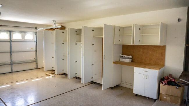 Building Photo - 38006 S Desert Highland Dr