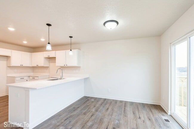 Building Photo - MODERN FINISHES!  3 Bedroom, 2 Bath Home in Altoona
