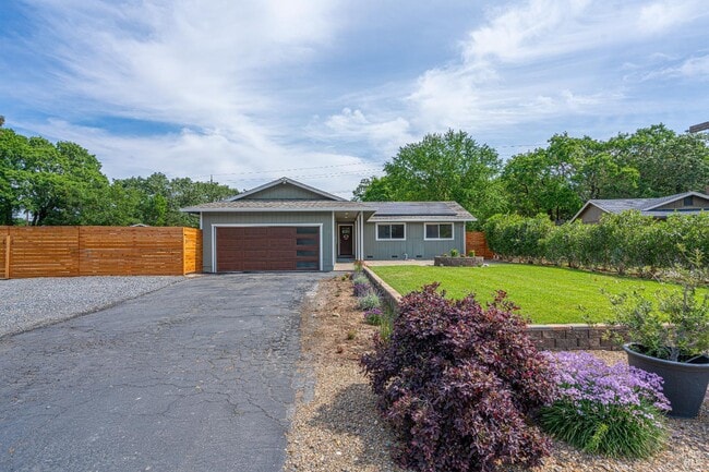 Building Photo - 849 Colleen Dr