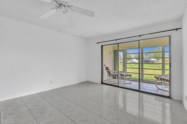 Building Photo - Beautiful 2 bedroom 2 bath in Delray - Desired 55+ community