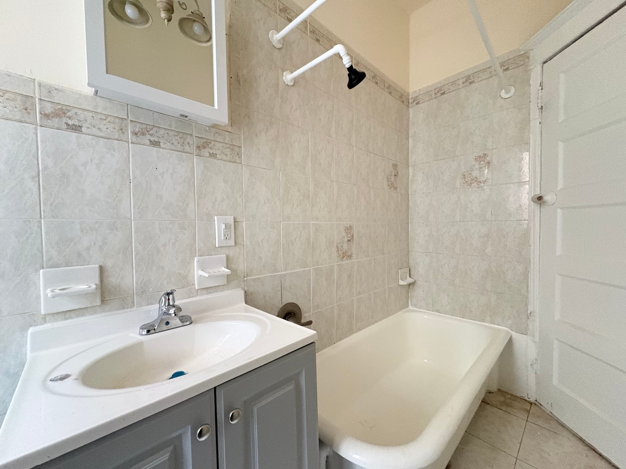 92 W 33rd St D1 - 93 W 33rd St