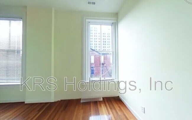 Building Photo - 123 E Broad St