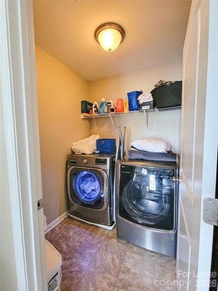 Building Photo - 2922 Deep Cove Dr NW