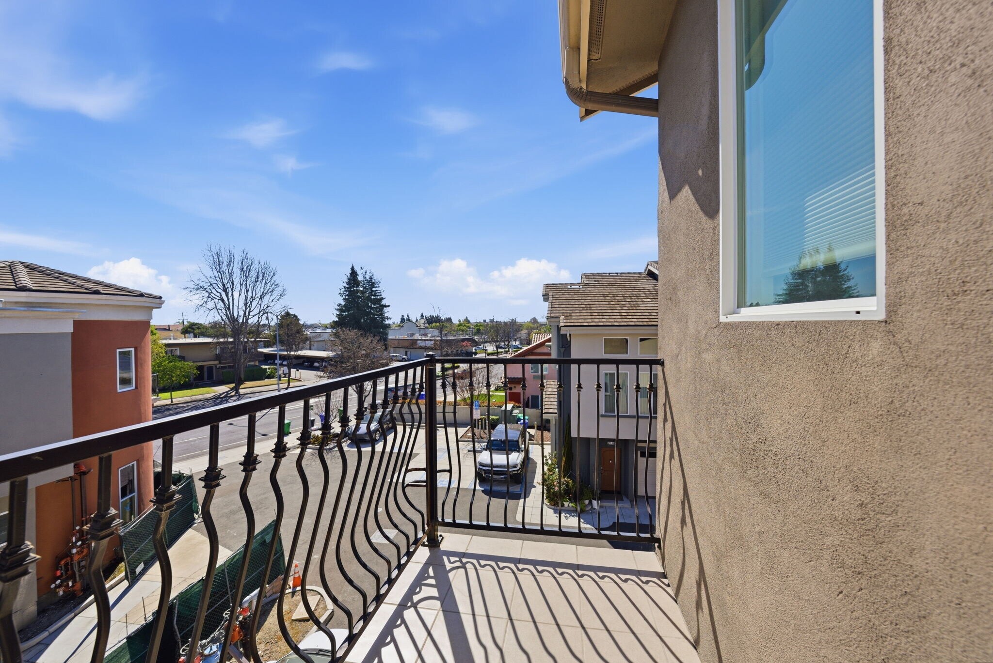 Building Photo - 817 Estancia Ter