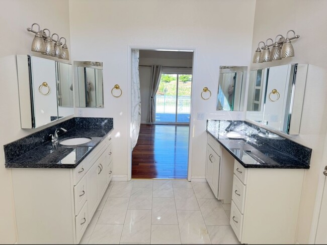 Building Photo - 1038 Regal Canyon Dr