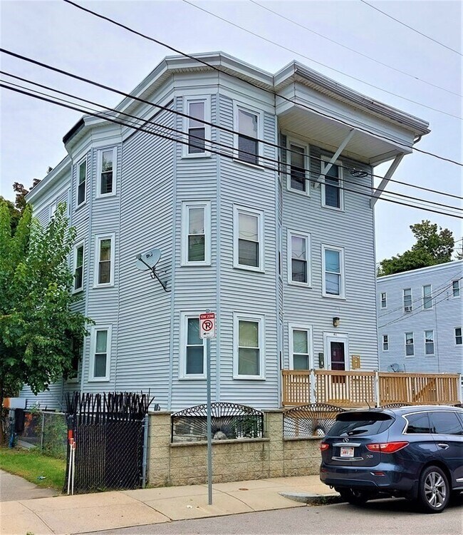 Building Photo - 41 Wildwood St