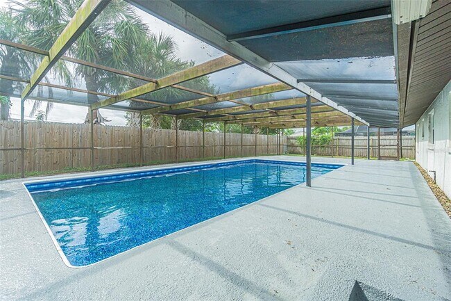 Building Photo - 6321 Spanish Main Dr