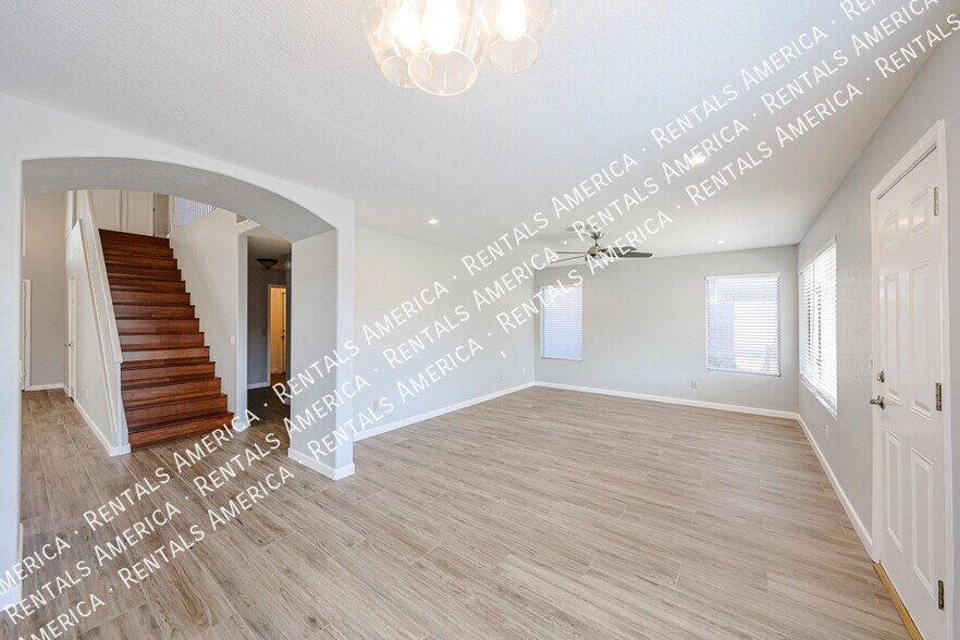 Building Photo - 6784 W Louise Dr
