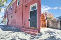 Building Photo - TOTALLY REMODELED 3BR / 1BA Upstairs Apart...