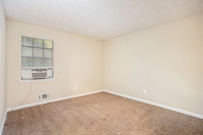 Building Photo - 4 bdrm, 2.5 bath in Stonecrest