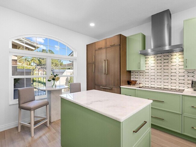 Building Photo - 4022 Penshurst Park
