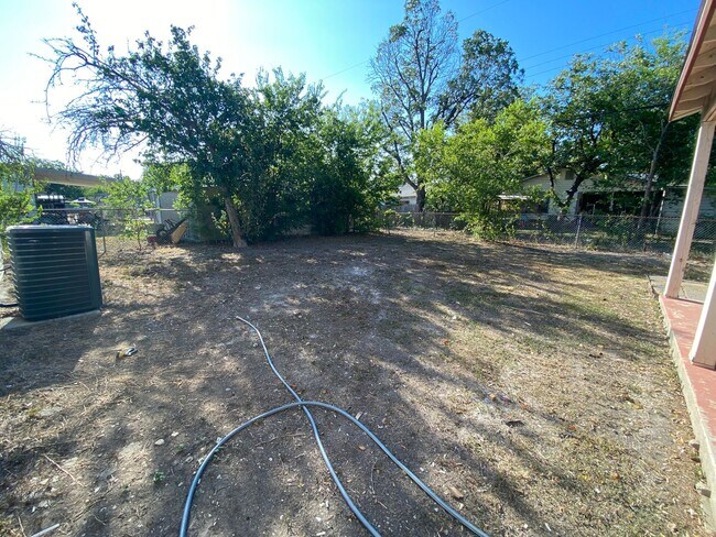 Building Photo - FALL INTO A NEW HOME WITH OUR MOVE-IN SPEC...