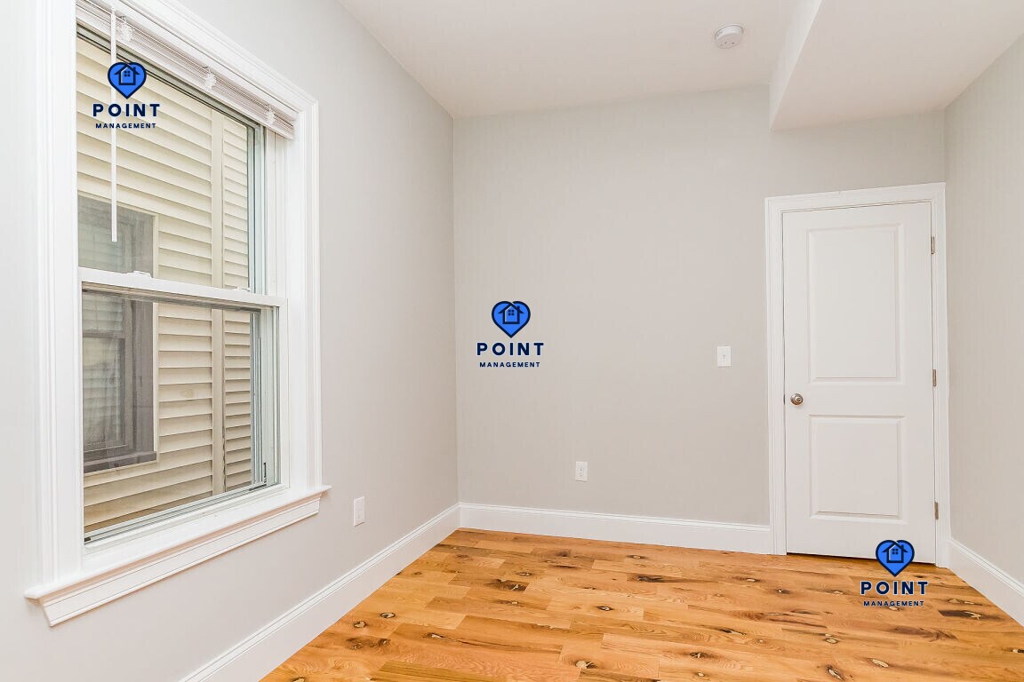 Building Photo - 244 Leyden St