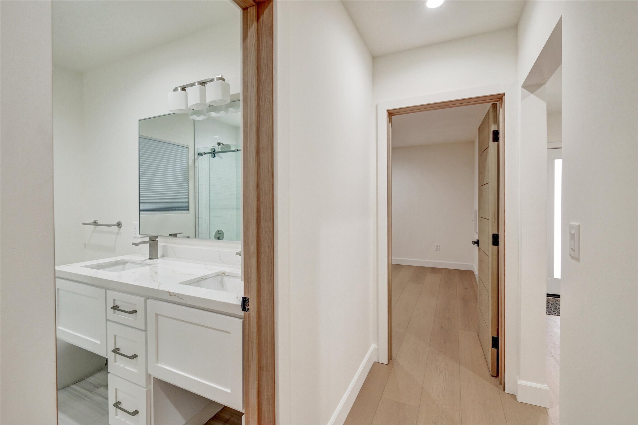 Building Photo - 5348 Thornburn St