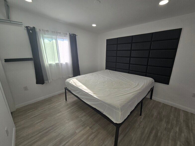 Building Photo - 1943 Claudina Ave