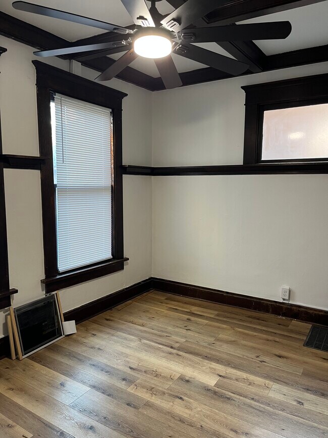 FIRST FLOOR BEDROOM - 32 E Northwood Ave