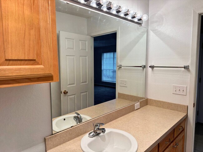 Building Photo - 5426 Ricci St