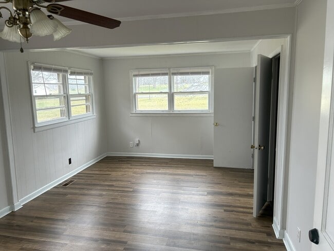 Building Photo - ***Limited-Time Offer: Up to 2 Months Free! Lease for 13 months and get 1 month free, extend to 2...