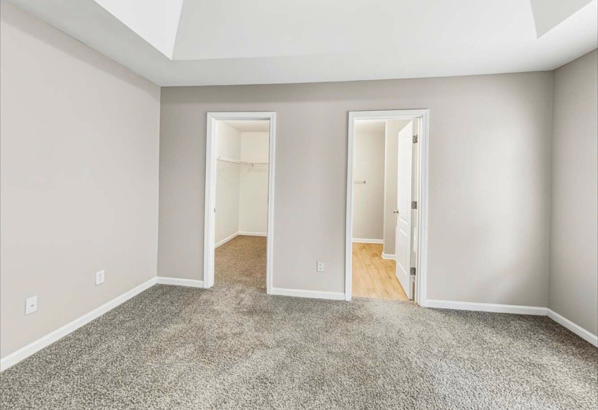 Building Photo - 4730 Camelot Dr
