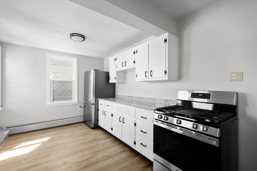 Building Photo - 1121 Margray St
