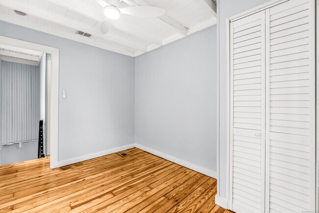 Building Photo - 155 Broadway