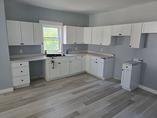 Building Photo - 3 Bed 2 Bath 1500.00