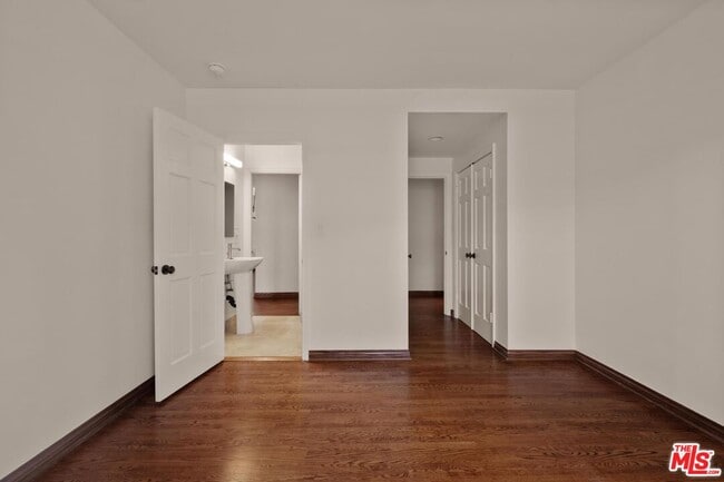Building Photo - 10707 Wellworth Ave