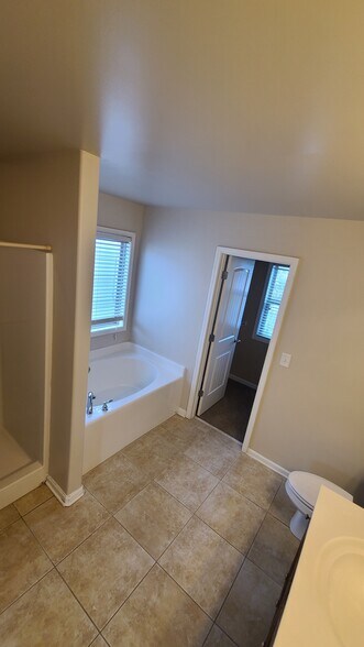 Master bath - 383 Edgemont Ave