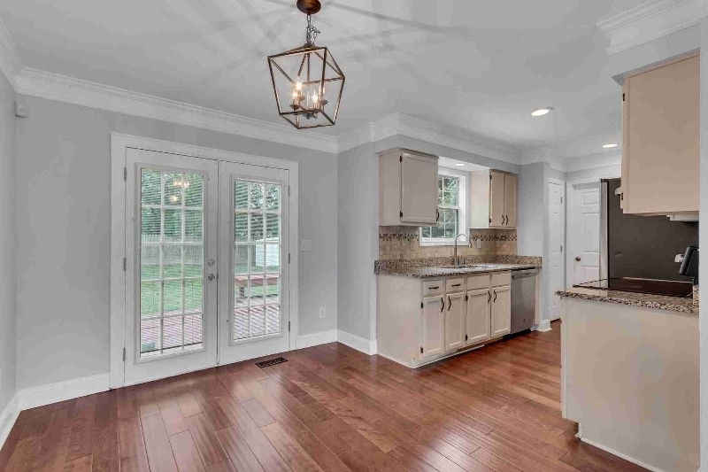 Building Photo - 1520 Birchwood Cir