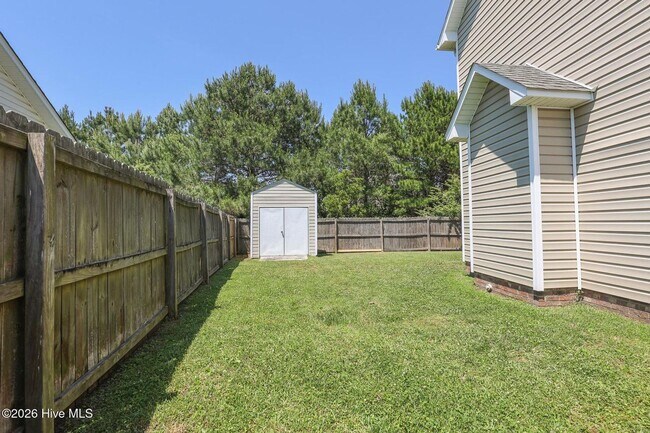 Building Photo - 204 Willoughby Ln