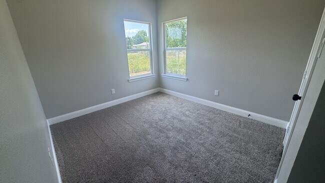 Building Photo - 3211 Bourland St