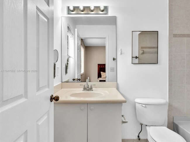 Building Photo - 3853 Tree Top Dr