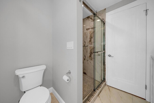 Building Photo - 28 Richardson Ave