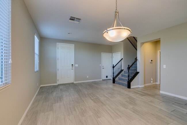 Building Photo - Beautiful Next-Gen Home with Private Entry Suite & Spacious Backyard * MOVE IN SPECIAL*