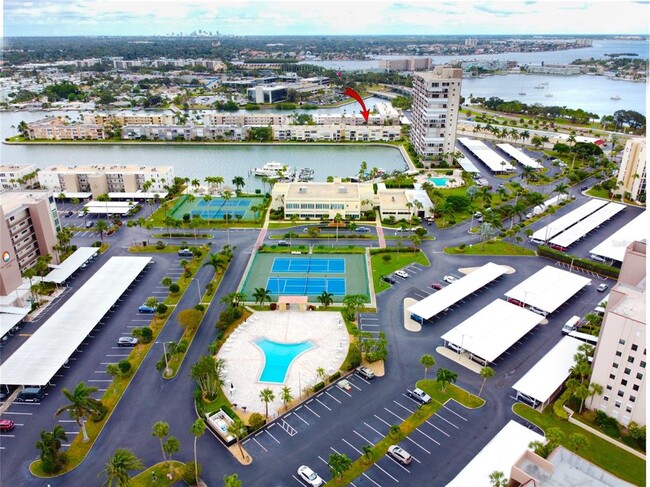 Building Photo - 7540 Bay Island Dr S