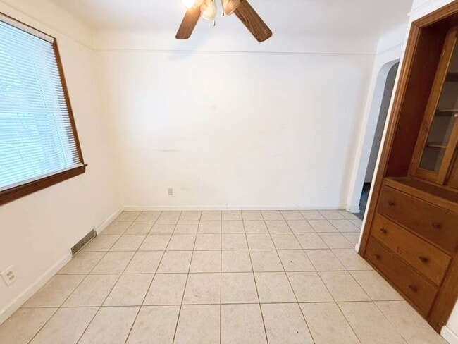 Building Photo - 3 BED, 1 BATH BEAUTIFUL SINGLE-FAMILY HOME IN GARFIELD HEIGHTS!