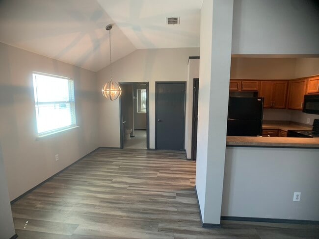 Building Photo - 7247 Irish Valley Trail