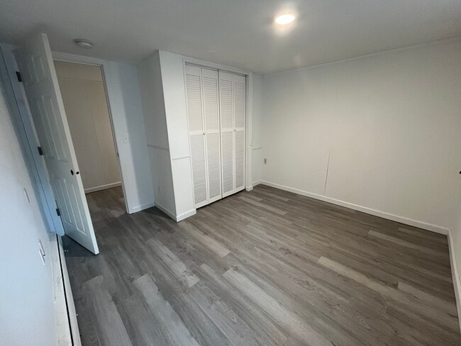 Building Photo - 430 Ironton St NE