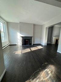 Building Photo - 277 Portsea St