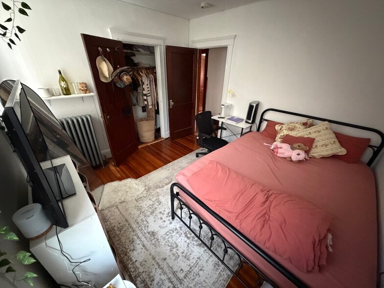 Building Photo - 23 Moraine St