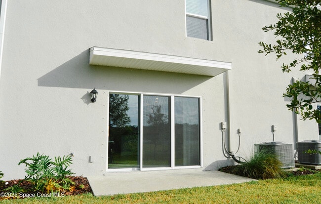 Building Photo - 2712 Golden Trout Ln