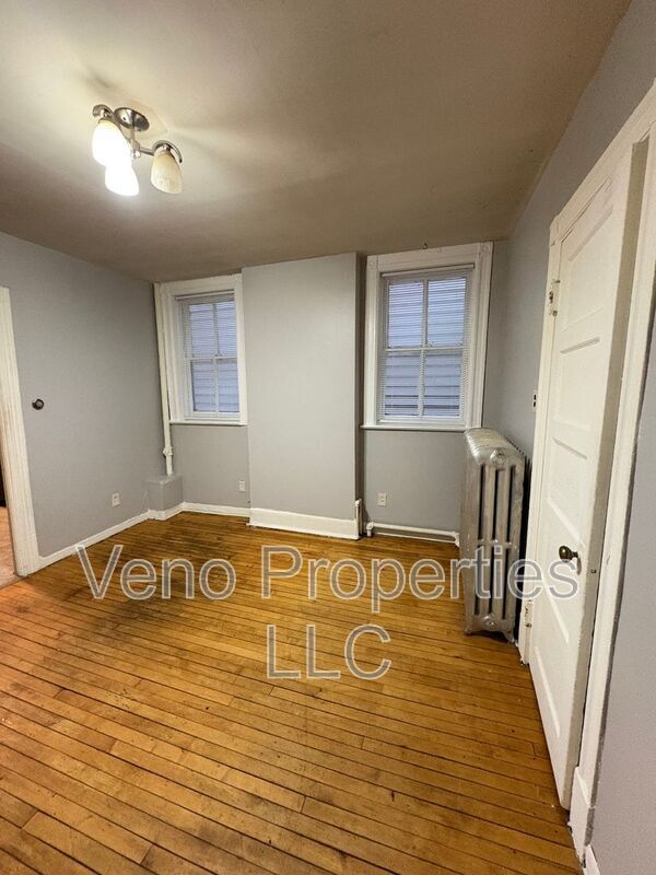 Building Photo - 594 Madison Ave