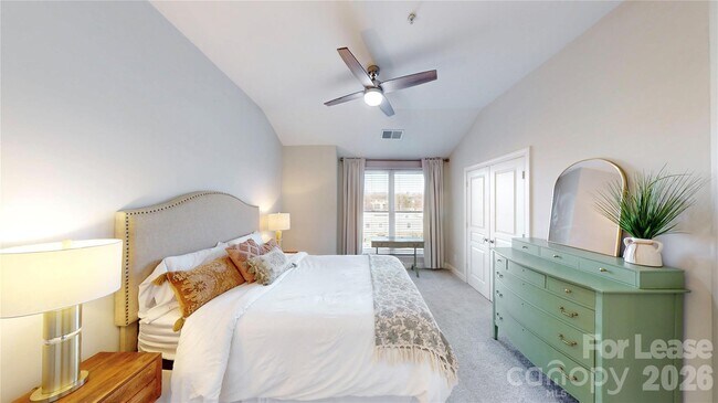 Building Photo - 1009 Park West Dr