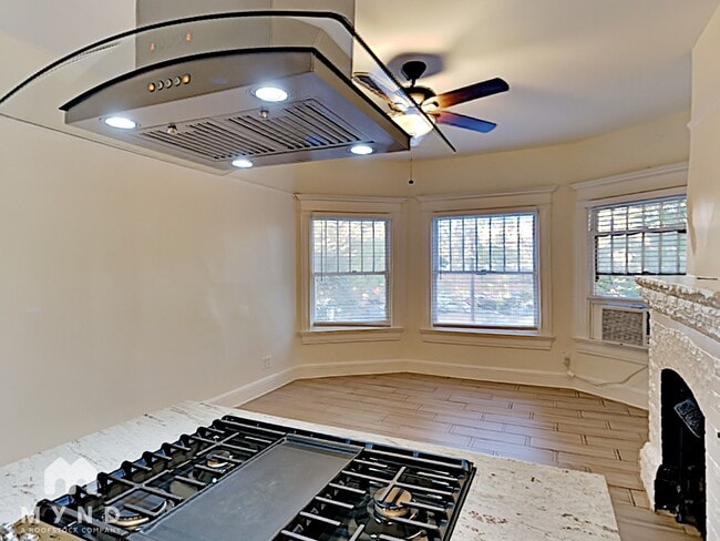 Building Photo - 821 14th St
