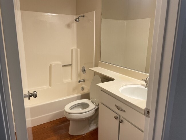Building Photo - "Charming 3-Bedroom Townhouse with Spacious 1,725 Sq Ft Layout in Martinez, CA – Your Perfect Hom...