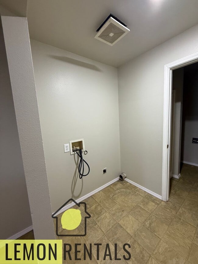 Building Photo - 1204 S 7th St